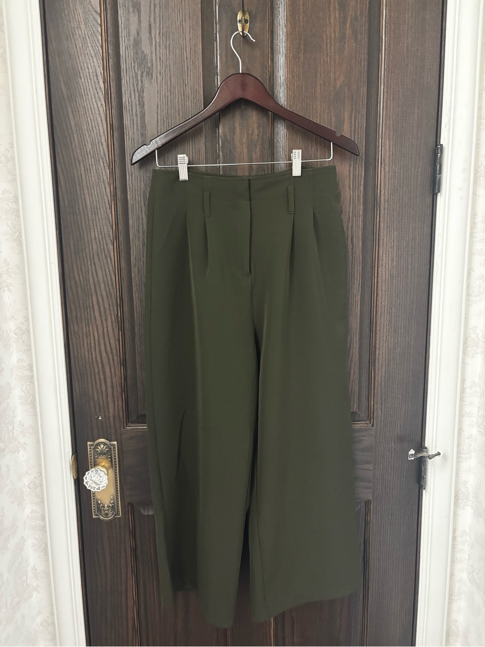 Khaki Green Capris